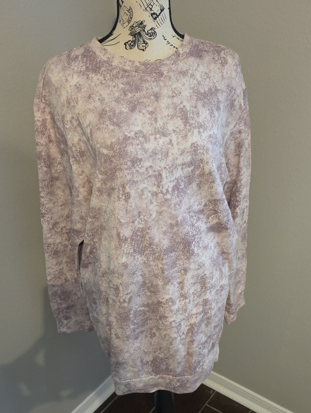 Zella Lavender Mineral Wash Long Sleeve Sweatshirt Size Small NWT